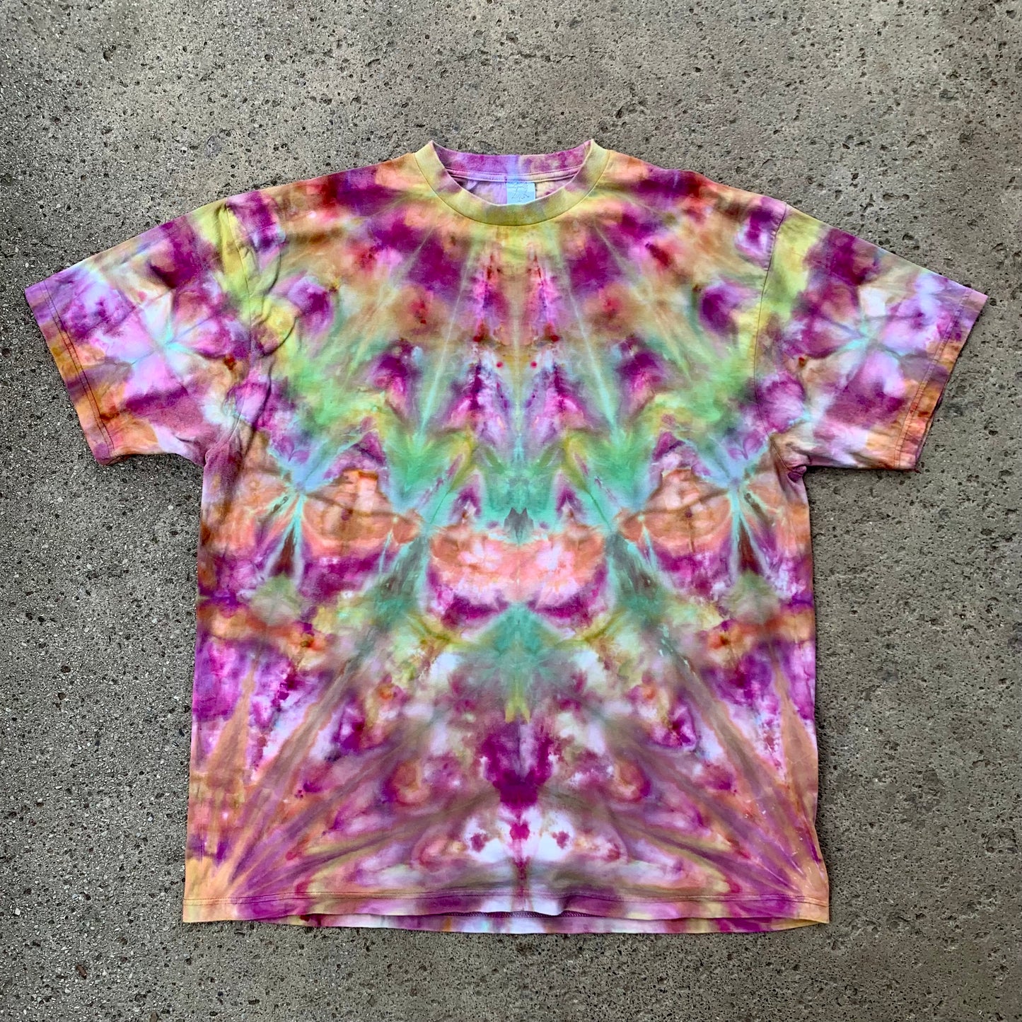 "JUNGLE FLOW" XXL Unisex Ice Dyed T-Shirt