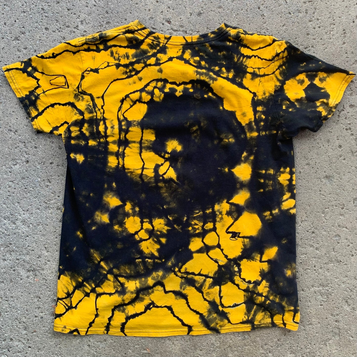 Large Pirates Logo Reverse Tie Dye T-Shirt