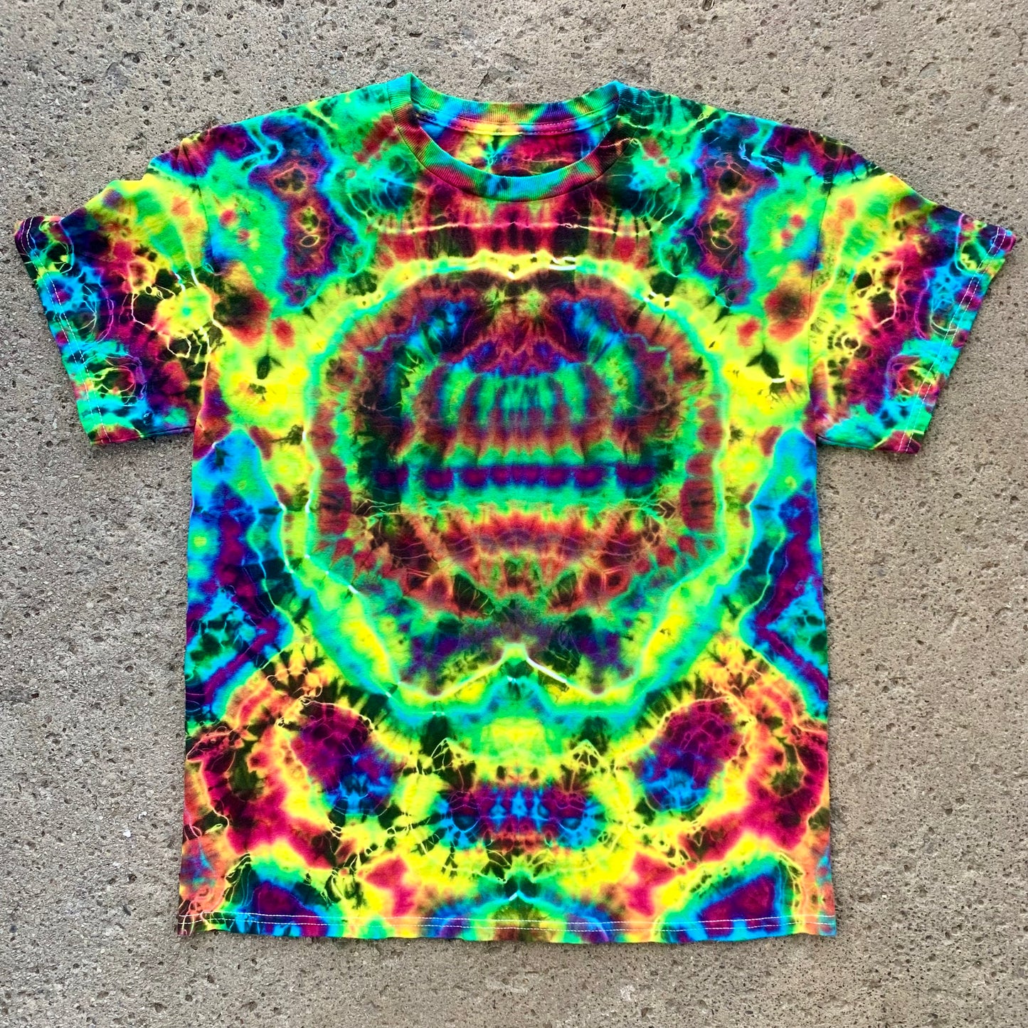 "STRING THEORY" Medium Tie Dye T-Shirt