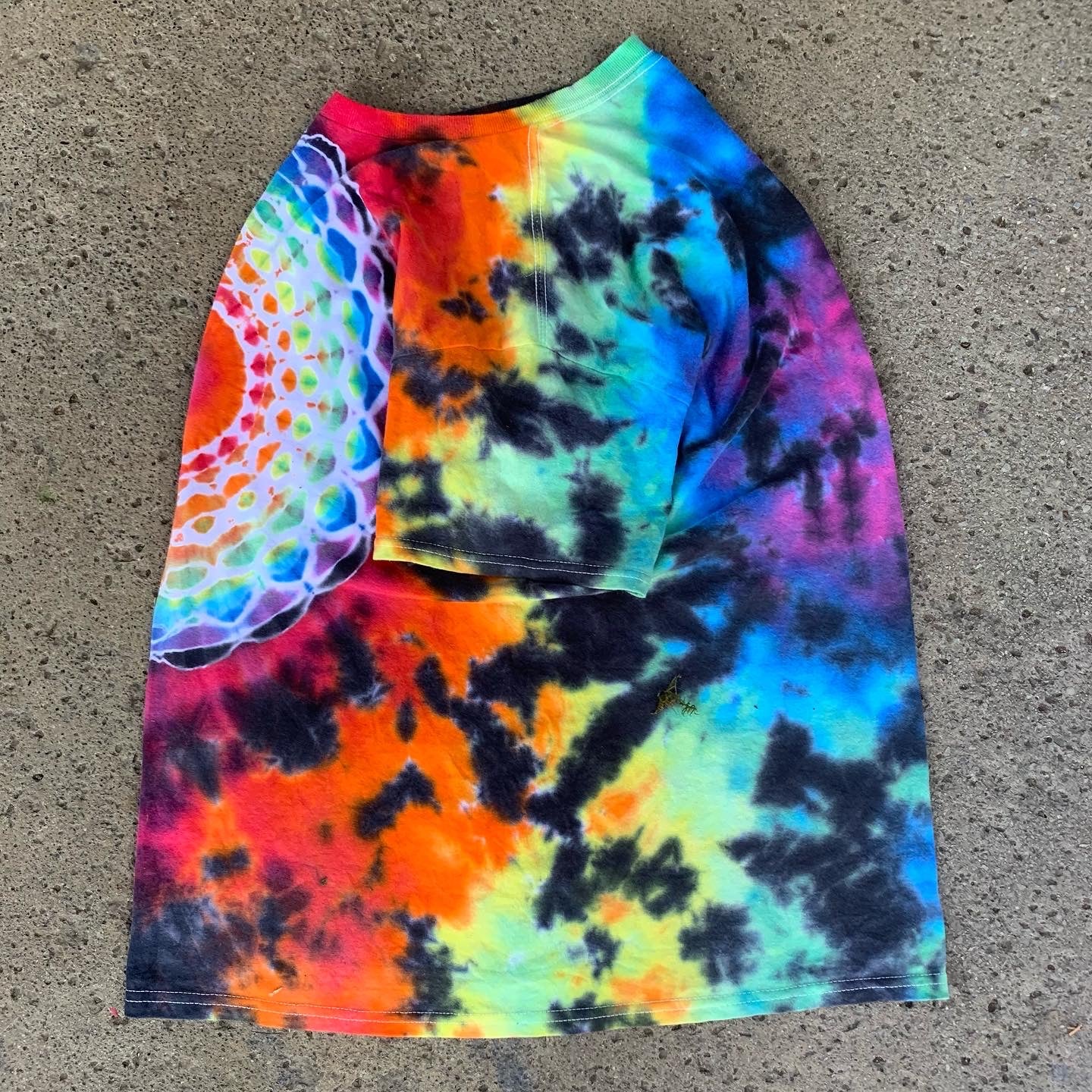 "RAINBOW SUNSET" Medium Tie Dye T-Shirt