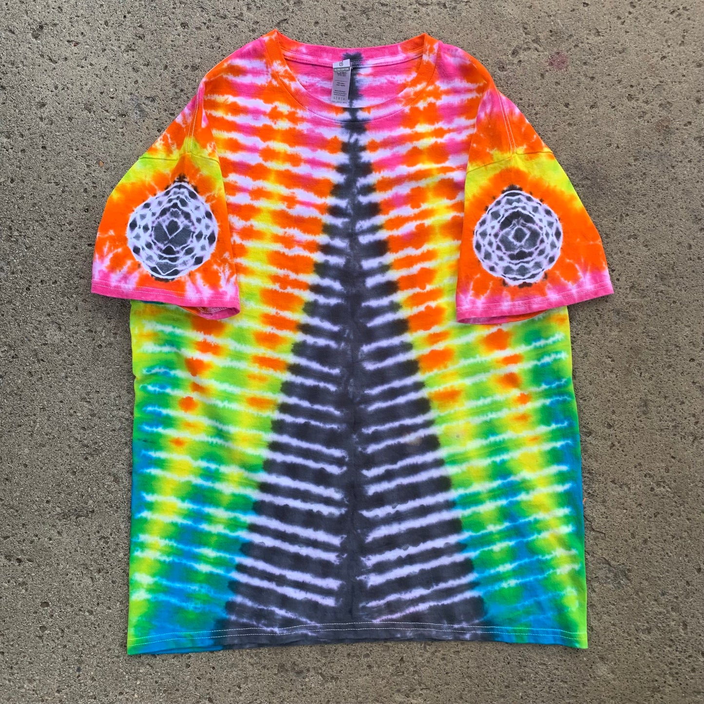 "ITS ELECTRIC" Large Tie Dye T-Shirt